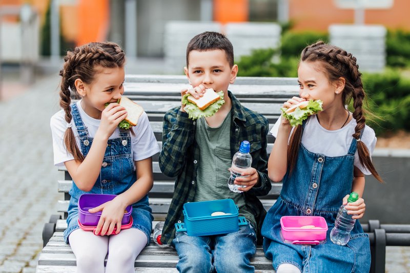 Children eating lunch